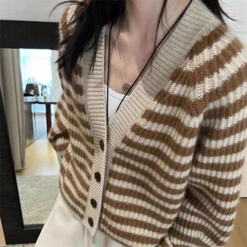 时尚条纹羊毛开衫女秋冬季新款宽松显瘦长袖单排扣针织衫外套,女装羊毛衫,锦瑟羊绒