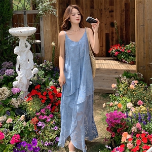法式复古气质蕾丝吊带连衣裙女夏季新款设计感小众收腰显瘦长裙子图片