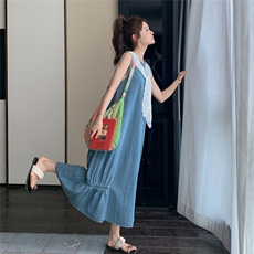 露肩披肩牛仔无袖背心连衣裙女夏2025新款学院风法式气质流行爆款，女装连衣裙，维壹