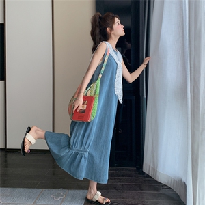 露肩披肩牛仔无袖背心连衣裙女夏2025新款学院风法式气质流行爆款图片