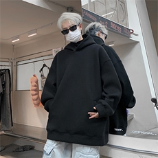 黑色