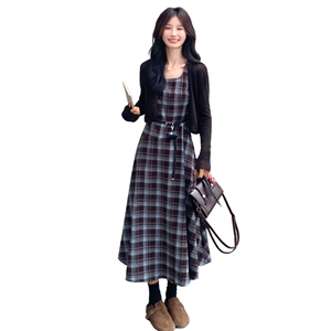 设计感小众吊带连衣裙女秋冬新款韩版时尚气质百搭显瘦格子套装图片