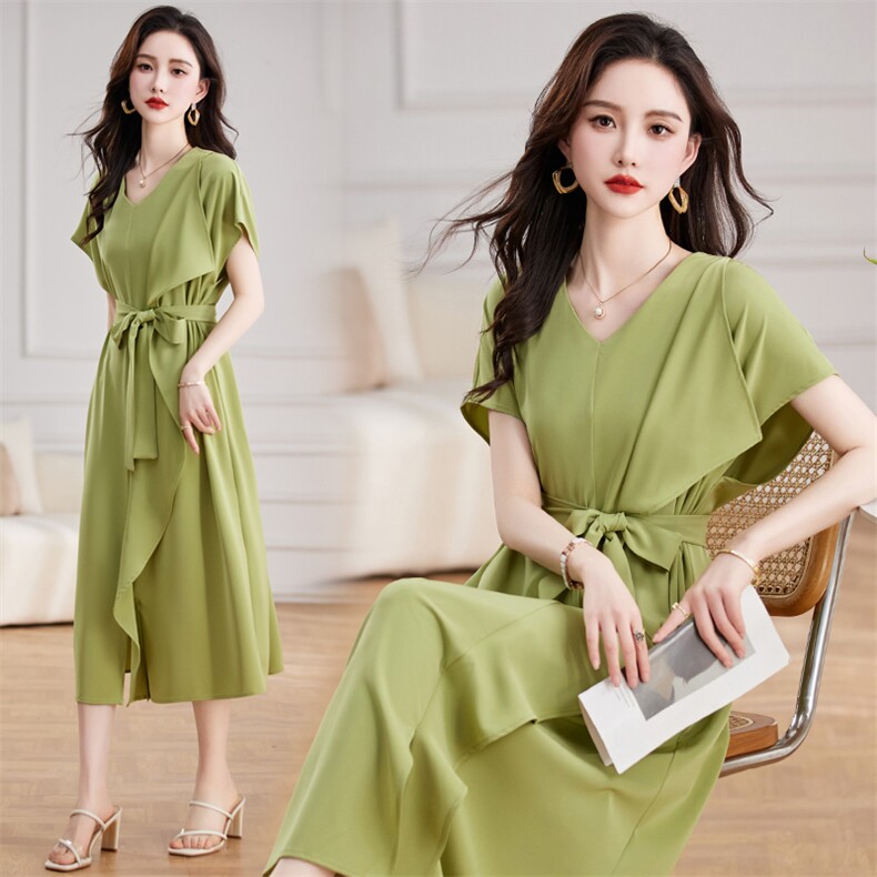 休闲简约慵懒小飞袖v领针织连衣裙女夏季收腰显瘦T恤裙子，女装连衣裙，尚娜萱