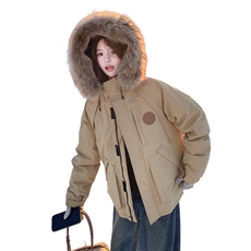 新款大毛领工装羽绒服2D014-10048-P325-K478，女装短外套，2D014