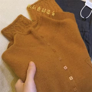 毛衣女极简风高领针织开衫女秋冬宽松大码毛衣外套短款上衣图片