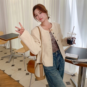 米杏色外套女2023年秋冬新款高级设计感小众夹克棒球服小香风外套图片