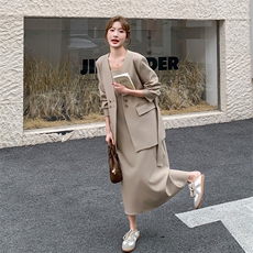 卡其色气质西装套装裙女2025春季新款轻熟风显瘦吊带连衣裙两件套，女装套装/套裙，2C269