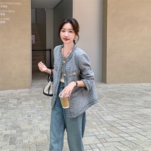 独特漂亮灰色小香风短外套女春秋2025超火好看气质高级感小众上衣,毛衣与衬衫颜色搭配女图片