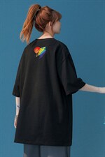！2023夏装新款设计感小众彩色涂鸦宽松短袖T恤T65P25控38，男装T恤，A247A