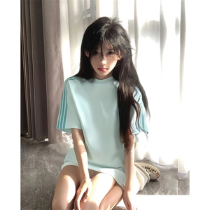 抖音得物品质二开240克宽松纯棉美式潮牌印花三条杠中性风短袖T恤图片