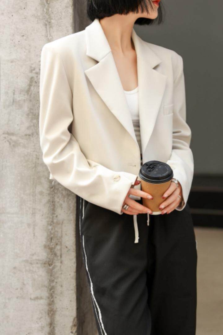 秋季新款设计款西装外套，女装西装，储辰