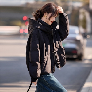 填充棉羊毛黑色保暖厚棉服女2026冬季新款连帽气质百搭设计感外套图片