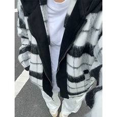 黑色
