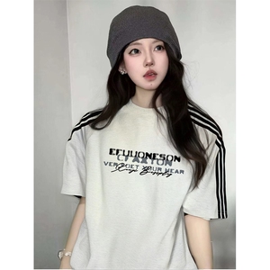 抖音得物品质二开240克宽松纯棉美式潮牌印花三条杠中性风短袖T恤图片