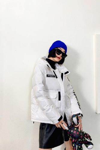 90白鸭绒潮牌羽绒服，女装羽绒服，俊泽.哈妮