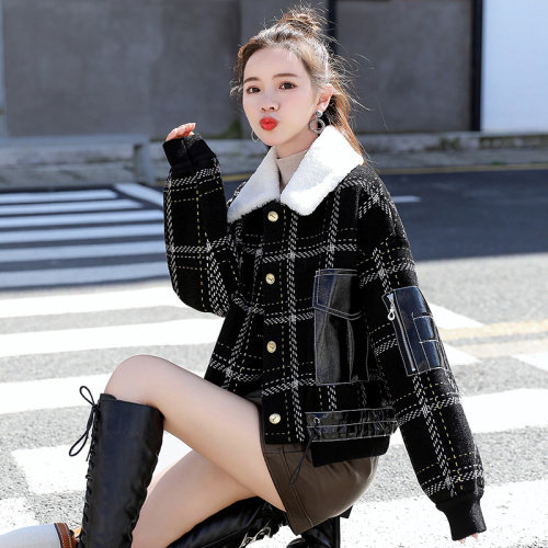 重工格纹毛呢短款外套女2025春秋新款仿羊羔毛翻领PU皮拼接呢子外套图片