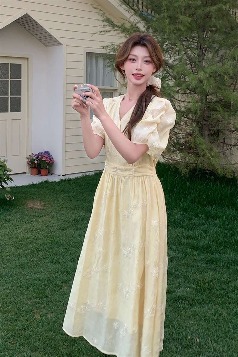 高级感法式V领泡泡袖气质长裙女收腰2025夏季温柔风刺绣茶歇裙子，女装连衣裙，浙宝208A