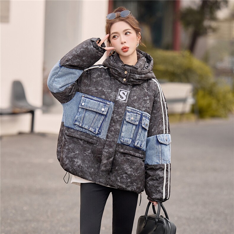 现货白鸭绒2025年冬季宽松加厚可脱卸帽刺绣宽松羽绒服,女装羽绒服,米雪儿