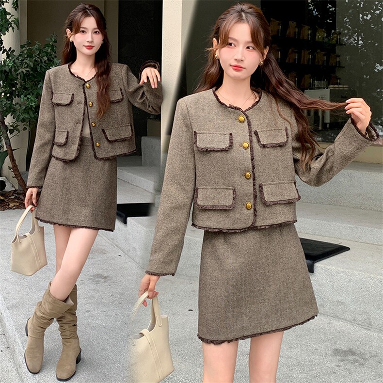 2024年秋冬季新款法式小香风气质撞色半裙两件套，女装套装/套裙，超帛