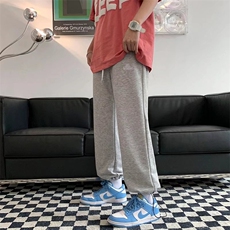 灰色