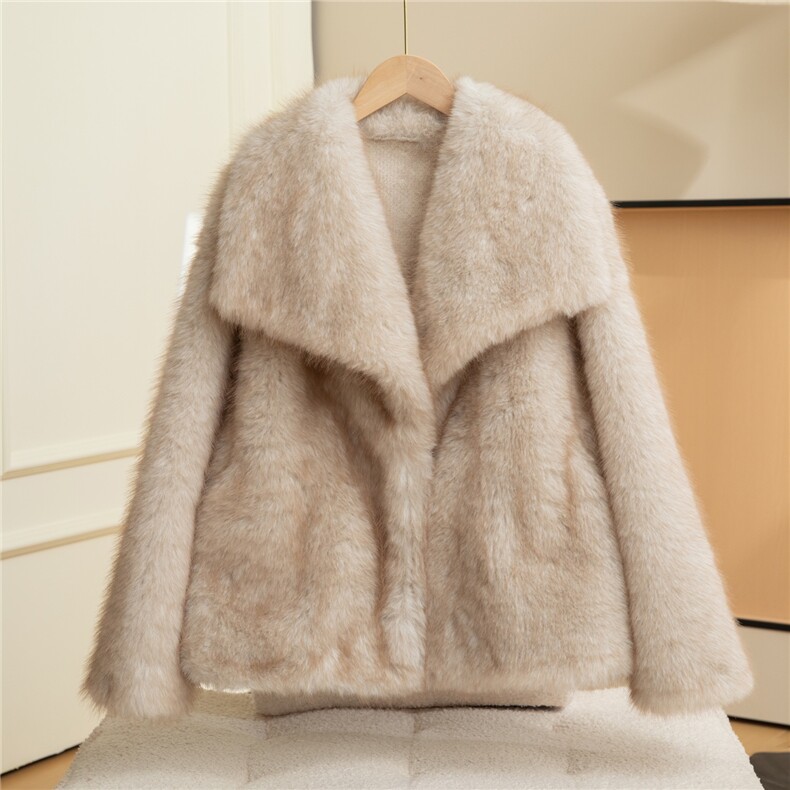 2025年秋季单件常规长袖时尚百搭休闲简约外套，女装短外套，雪菲羊绒