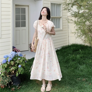 碎花泡泡袖方领连衣裙女夏2025新款韩版时尚茶歇减龄甜美a字裙子图片