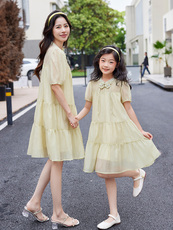 2023夏季纯色打揽松紧袖口复古风亲子连衣裙，女装连衣裙，安之芮娜