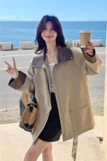 卡其色PU皮翻领风衣女2025年秋季新款复古设计感宽松显瘦气质大衣，女装短外套，2C133