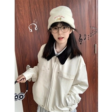 米白色
