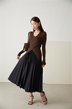 《现货》梯形设计纯色百褶裙，其它，M&VC