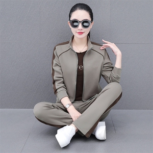 高档运动服套装女士春秋季2025新款妈妈时尚开衫休闲三件套图片