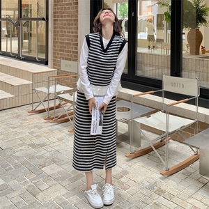 条纹针织马甲套装裙女2025新款时尚甜美减龄半身裙三件套图片