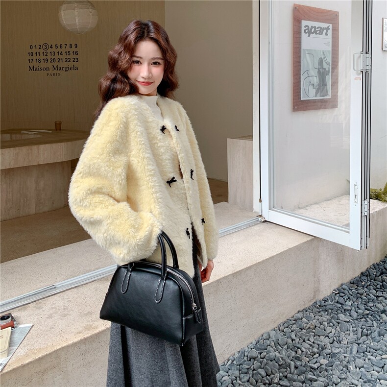 小鸡黄蝴蝶结环保皮草皮毛一体外套2B72-8613-P175-K258,女装皮草,吉娜