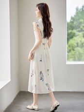 2025年夏季新款新中式刺绣碎花花边无袖减龄连衣裙现货，女装连衣裙，乐吉娜
