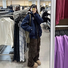 藏青色