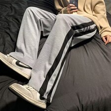灰色