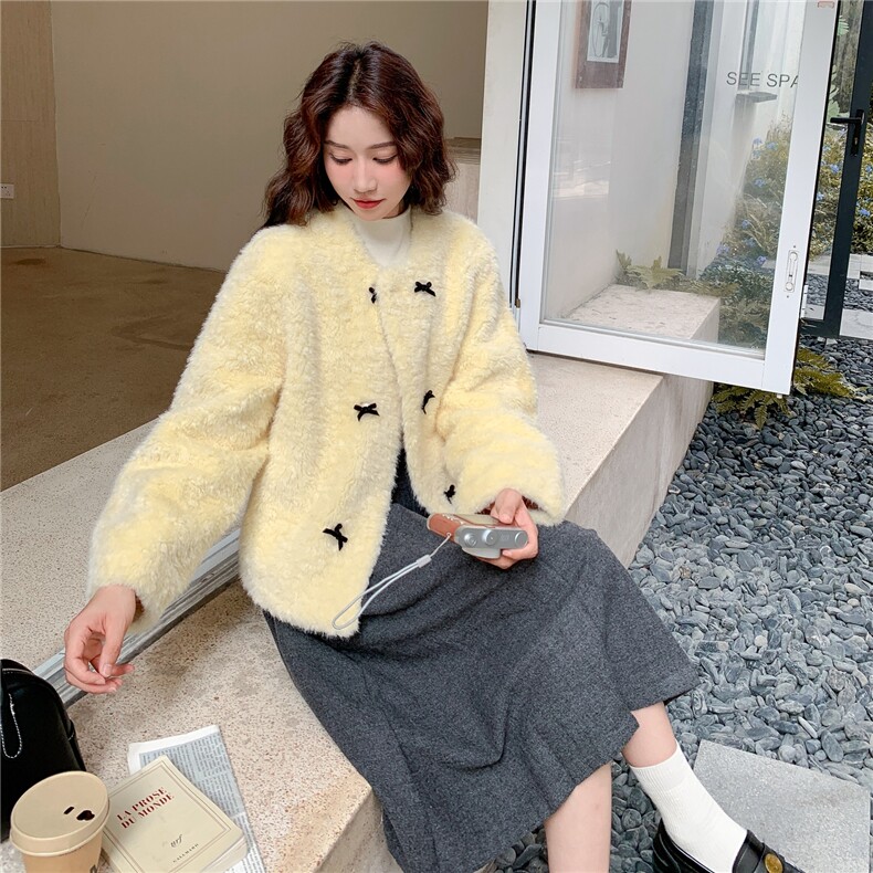 小鸡黄蝴蝶结环保皮草皮毛一体外套2B72-8613-P175-K258,女装皮草,吉娜
