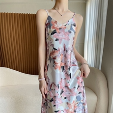 醋酸缎面V领韩版连衣裙女装夏季2023年新款过膝内搭中长款打底裙，女装连衣裙，朝贺羊绒