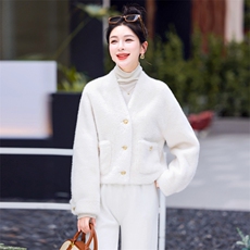 现货新款2025冬季皮毛一体时髦V领显瘦小外套轻奢百搭保暖毛毛女，女装棉衣/棉服，意芙