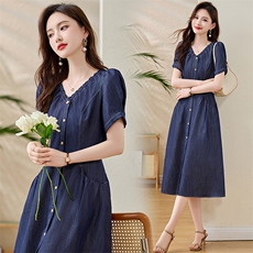 2025年夏季新款百搭中长款连衣裙，女装连衣裙，伊航服饰