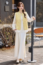 现货春装新款简约时尚重工艺钉珠减龄组合套装马甲半裙衫三件套，女装套装/套裙，韩美纤衣