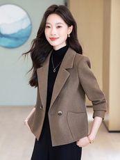 2025秋装新款气质百搭小个子短款羊毛呢西装外套女，女装短外套，时尚风爆