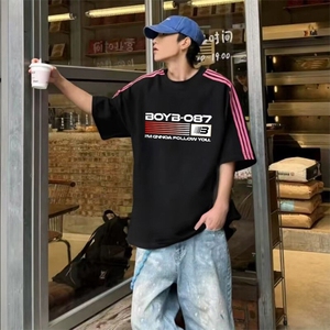 抖音得物品质二开240克宽松纯棉美式潮牌印花三条杠中性风短袖T恤图片