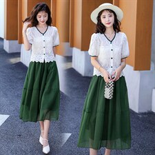 2022年夏季潮流时尚舒适透气V领有范甜美两件套裙，女装套装/套裙，冬木谷雨