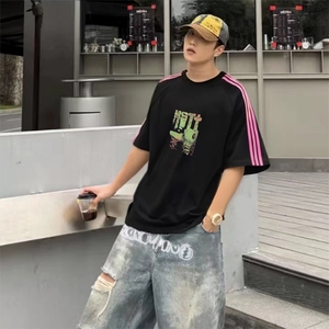 抖音得物品质二开240克宽松纯棉美式潮牌印花三条杠中性风短袖T恤,女童九分裤怎么搭配短袖上衣学生图片