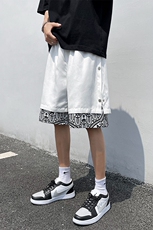 黑色