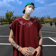 酒红色