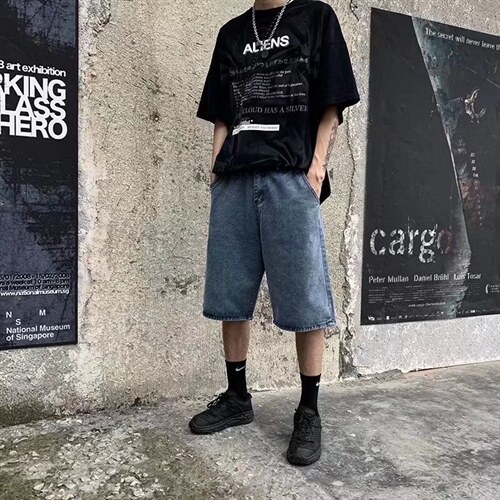 蓝色