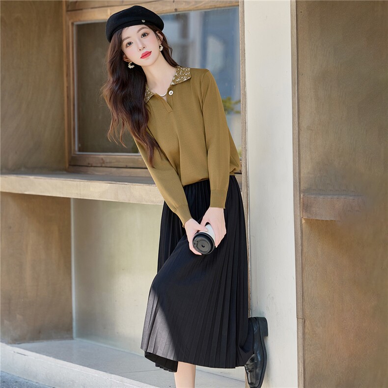 现货2025秋装新款气质咖色套头针织衫+百褶半裙两件套女，女装套装/套裙，苗苗