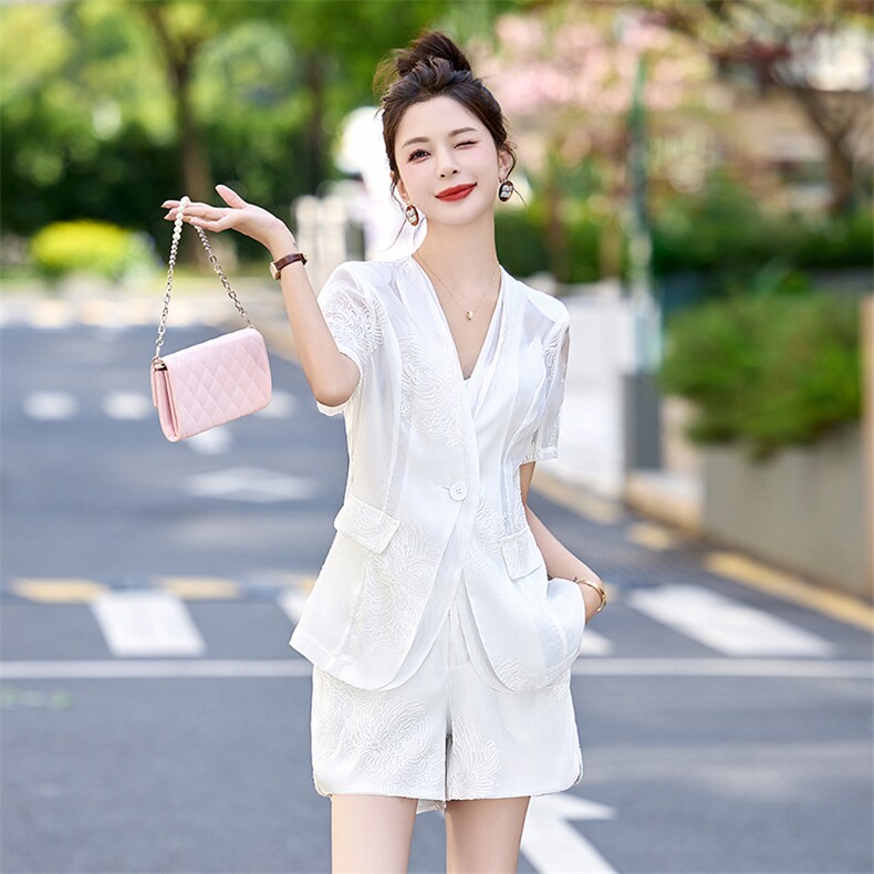 现货新款休闲重工艺刺修女夏薄款小个子时尚气质新中式气质两件套,女装套装/套裙,美静678
